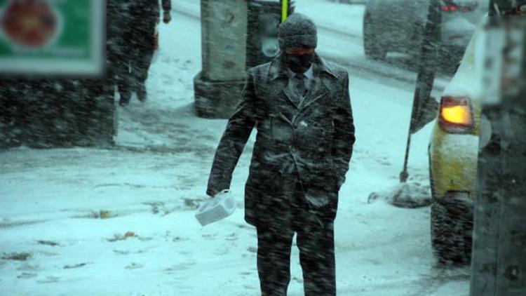 Ardahan’da kar ve tipi etkili oldu