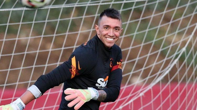 Galatasarayın konuğu Denizlispor Muslera formasına kavuşuyor...