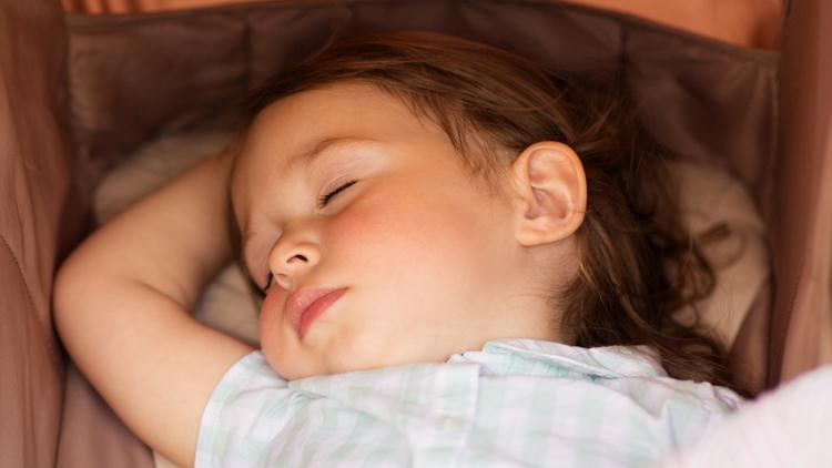 Çocukların rahat uykuya dalması için uyku rutini nasıl oluşturulur?