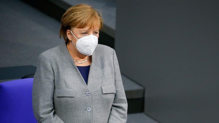 Son dakika: Merkel duyurdu... Almanyada kısıtlamalar uzatıldı