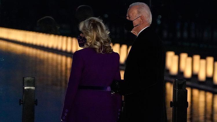 Biden göreve başlamasına saatler kala anma töreni düzenledi