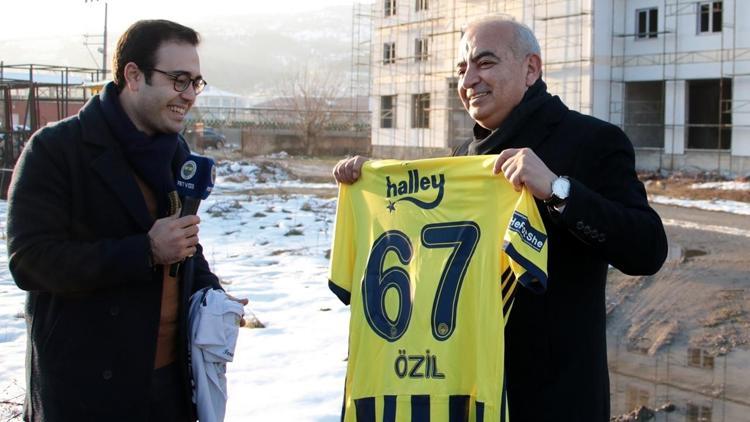 Fenerbahçe TV, Mesut Özil için Devrekte Onunla gurur duyuyoruz...