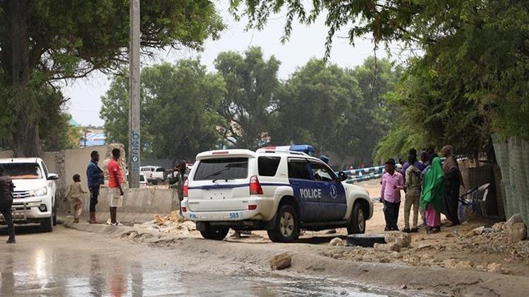 Somalide eski milletvekili Afrahın aracına bombalı saldırı: 5 ölü