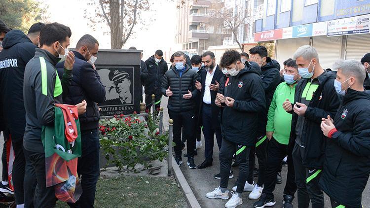 Diyarbakırlılar, Şehit Emniyet Müdürü Ali Gaffar Okkan ve 5 arkadaşını unutmadı