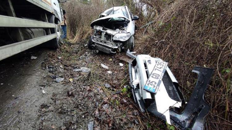 Sarıyerde feci kaza Otomobil ve kamyon kafa kafaya çarpıştı: Bir kişi hayatını kaybetti