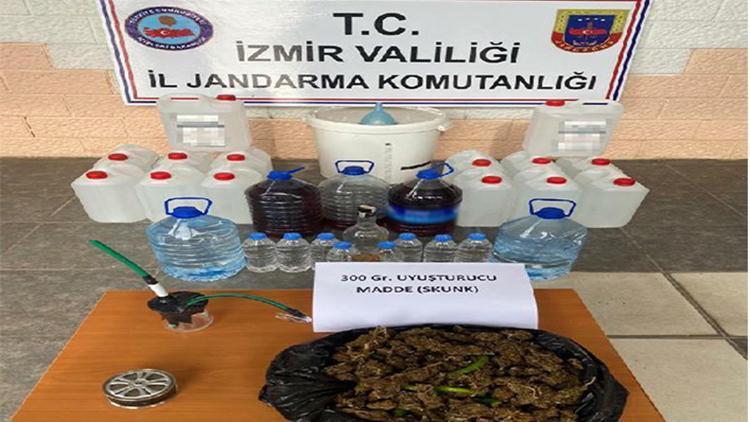 İzmirde kaçak içki ve uyuşturucu satışına 1 tutuklama