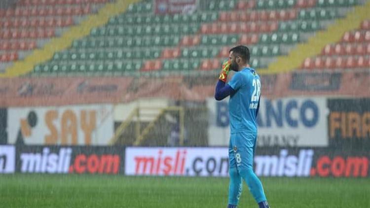 Alanyaspor Sivasspor maçı neden yarıda kaldı Maç ne zaman oynanacak İşte verilen karar