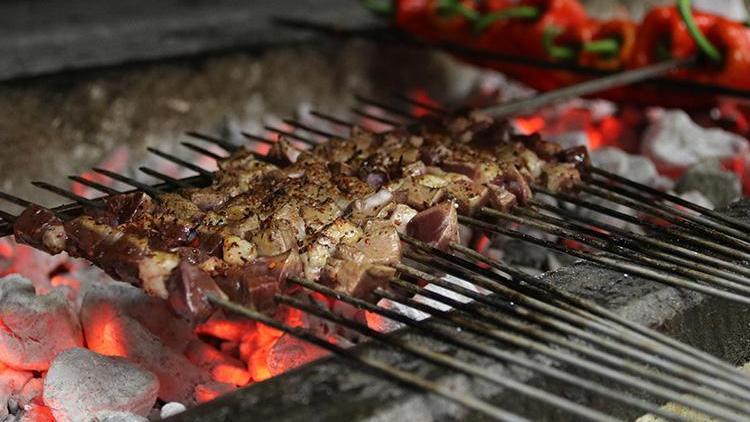 Tescilli Urfa ciğer kebabına ilgi salgın döneminde de hız kesmedi 