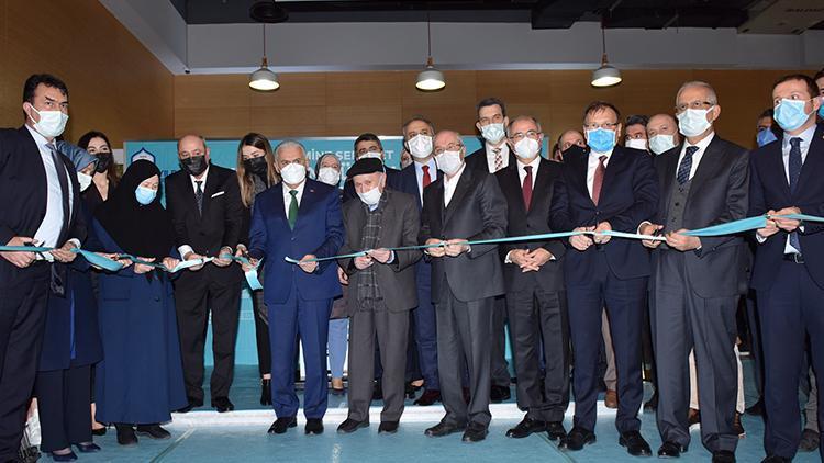 24 saat açık kalacak kütüphane, Binali Yıldırım ve Efkan Alanın katılımıyla açıldı