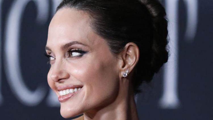 Angelina Jolie, Churchill tablosunu satışa çıkardı