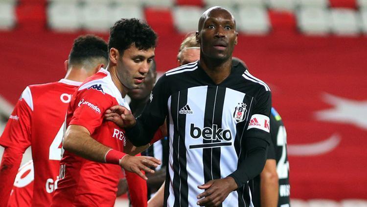 Antalyasporda Hakan Özmertten Beşiktaş maçı sonrası hakem tepkisi