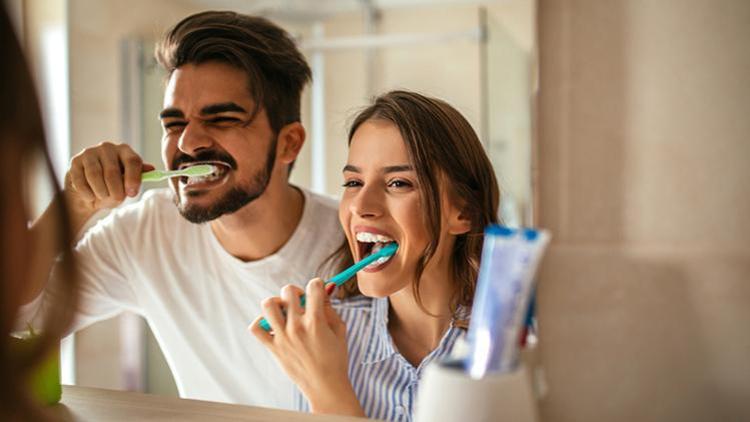 Dişlerimizi Fırçalamak Neden Önemli?