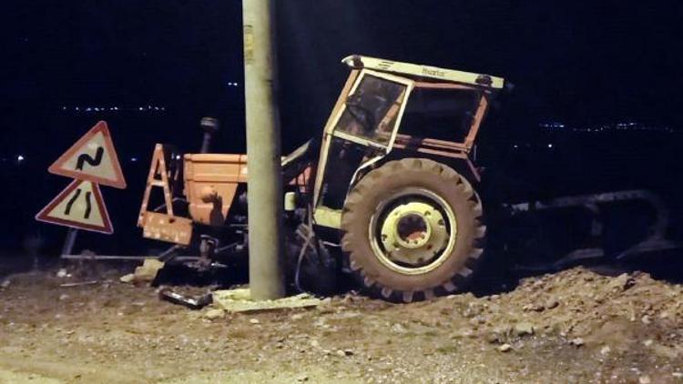 Direğe çarpan traktörün sürücüsü yaralandı