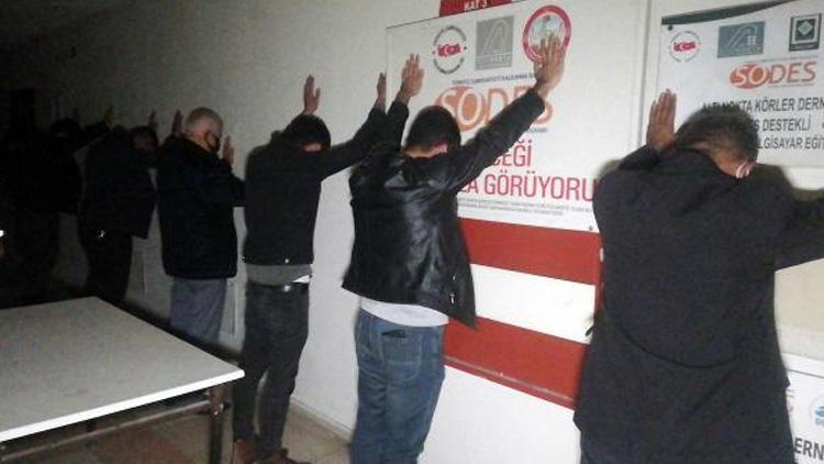 Kumarhaneye çevrilen iş merkezindeki ofise baskın 15 kişiye 133 bin lira ceza