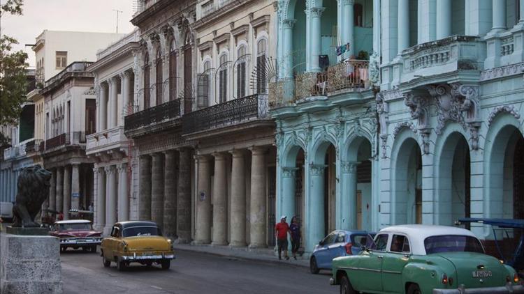 Kübada özel işletmelerin faaliyet göstermesine izin verilecek