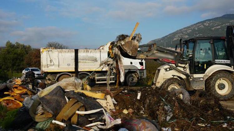 Bodrumda iki ayrı noktadan 17 kamyon atık toplandı