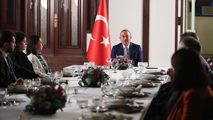 Bakan Çavuşoğlu, Ummanda Türk vatandaşlarıyla buluştu