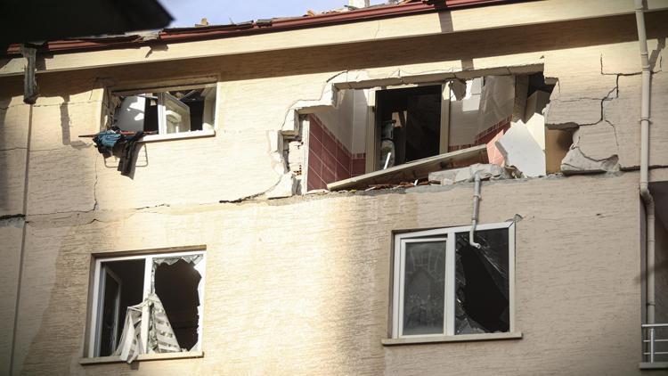 Apartmandaki patlama hasara yol açtı