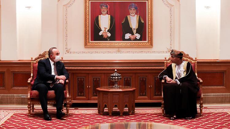 Dışişleri Bakanı Çavuşoğlu Ummanda Başbakan Yardımcısı Seyid Fahd ile bir araya geldi