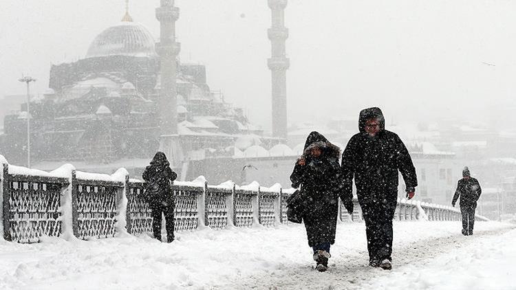 İstanbul Valiliği’nden beklenen kar yağışı ile ilgili yeni uyarı