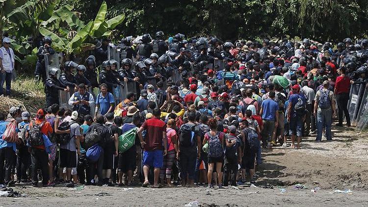 ABD, Meksikadaki sığınmacılara kapılarını açıyor