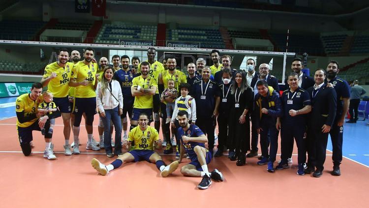 Fenerbahçe Erkek Voleybol Takımında iki koronavirüs daha