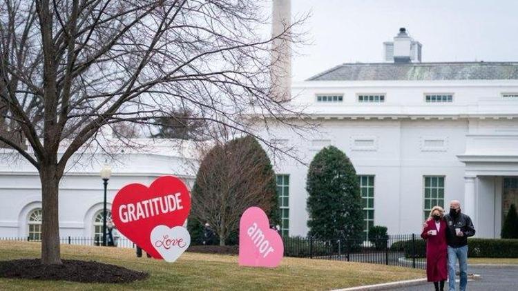 ABD Başkanı Bidendan romantik Sevgililer Günü mesajı