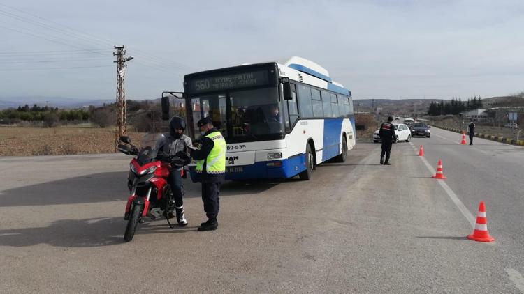 Bin 922 kişiye işlem yapıldı