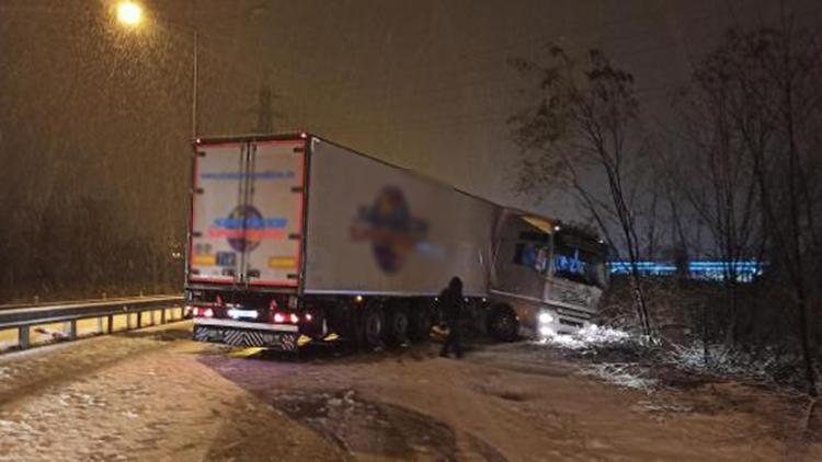 Ordu’da kar etkili oldu; araçlar kaza yaptı