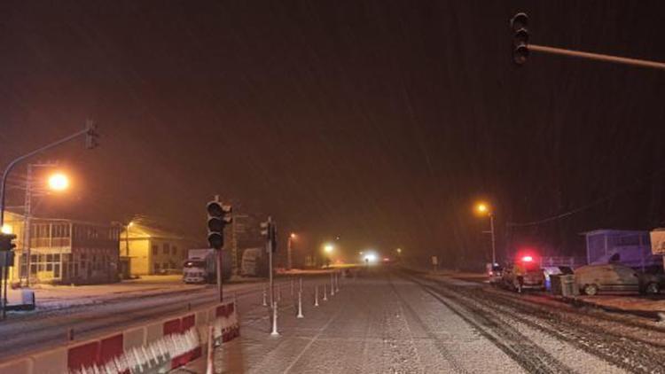 Malatya- Kayseri karayolu 2 saat trafiğe kapatıldı