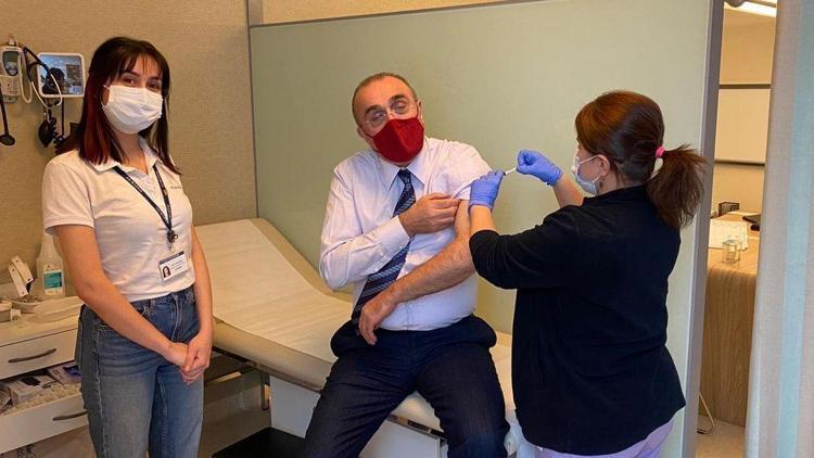 Galatasarayda Abdurrahim Albayrak koronavirüs aşısı oldu