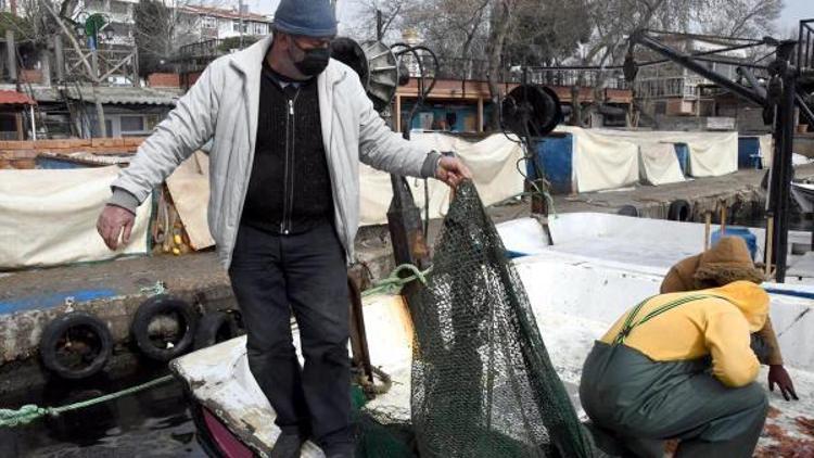 Marmarada deniz salyası arttı, balıkçılar avlanmaya çıkamıyor