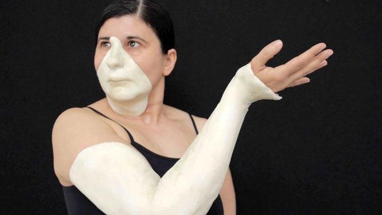 6 saat boyunca sanat performansı sunacak