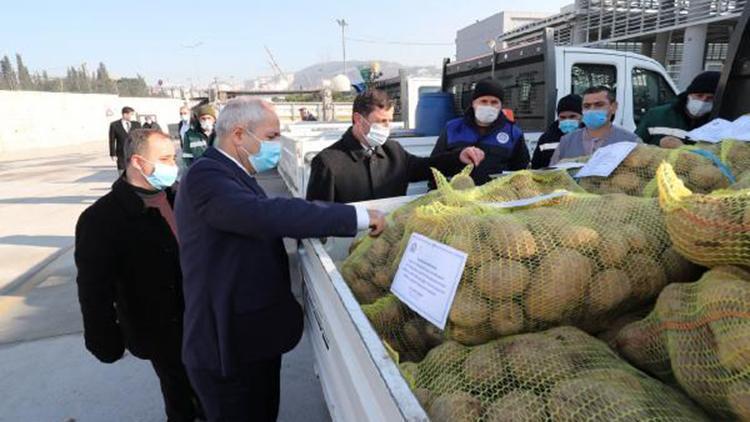 Gebze Belediyesi 25 ton patatesi dağıtmaya başladı