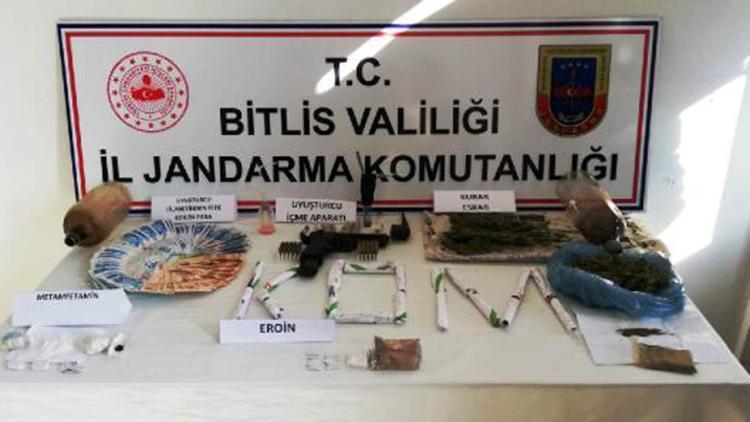 Bitlis merkezli 3 ilde uyuşturucu operasyonu: 9 gözaltı