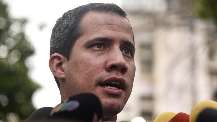 Venezuelada muhalif lider Guaido, 15 yıl boyunca kamu görevlerinden men edildi