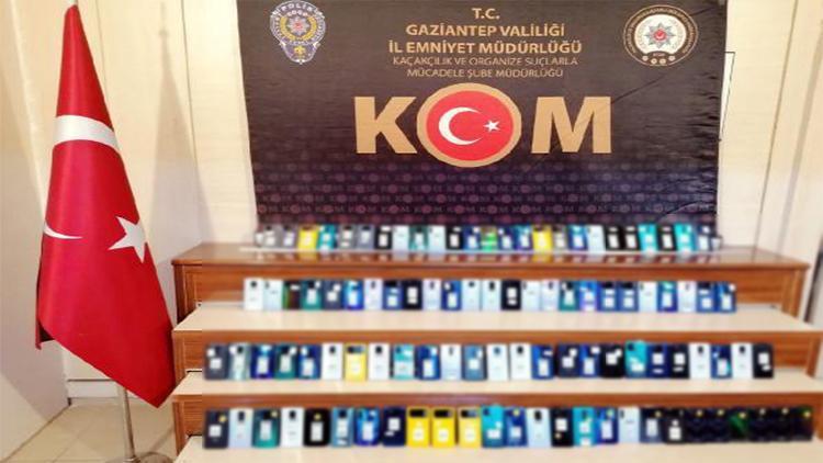 Gaziantepte kaçak telefon ve sigara operasyonu