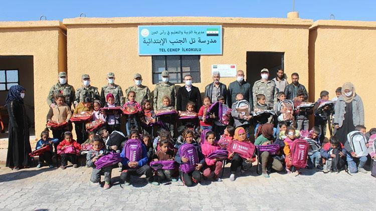 Barış Pınarı bölgesinde Türkiyenin onardığı okullar eğitime açıldı