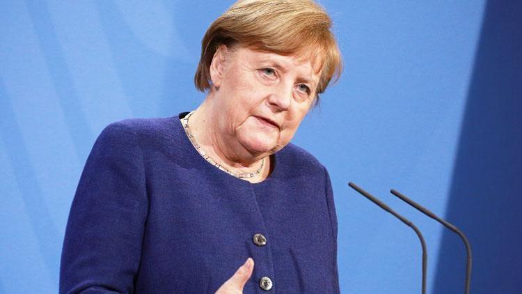 Merkel’e isyan başladı