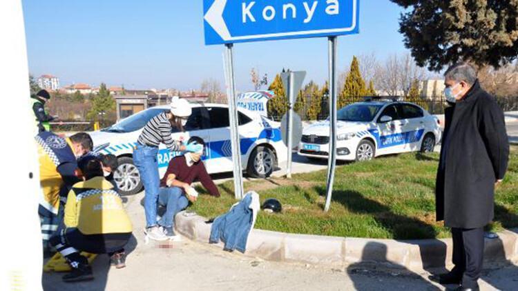 Kazayı fark eden vali, yaralıların yanından ayrılmadı