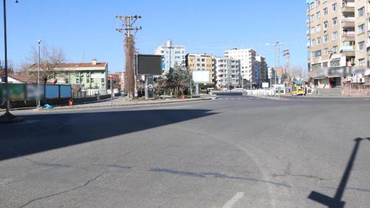 Diyarbakırın cadde ve sokaklarında kısıtlama sessizliği