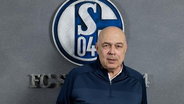 Schalke 04te bir şok daha Teknik ekibin görevine son verildi