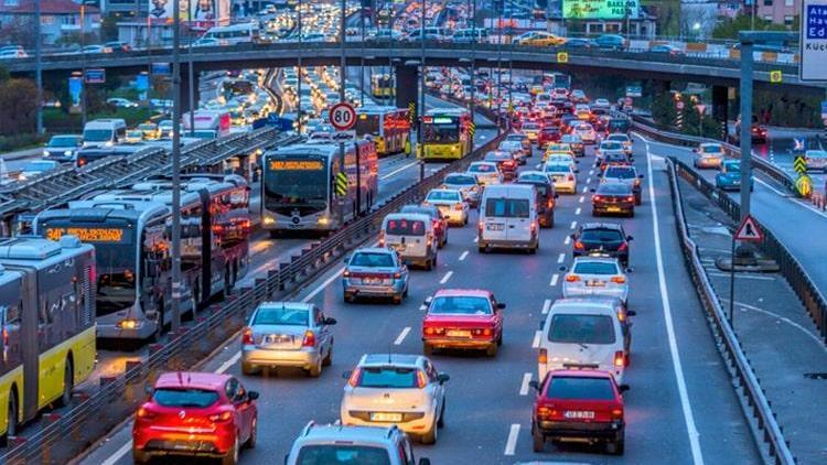 İstanbul trafiği eski halini arar oldu… Vatandaşı neler bekliyor