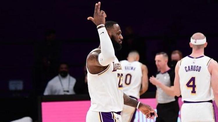 NBAde günün sonuçları: Lakers, Warriors engelini rahat geçti