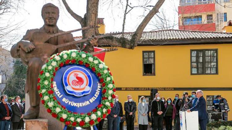 Halk Ozanı Özay Gönlüm, ölümünün 21nci yılında törenle anıldı