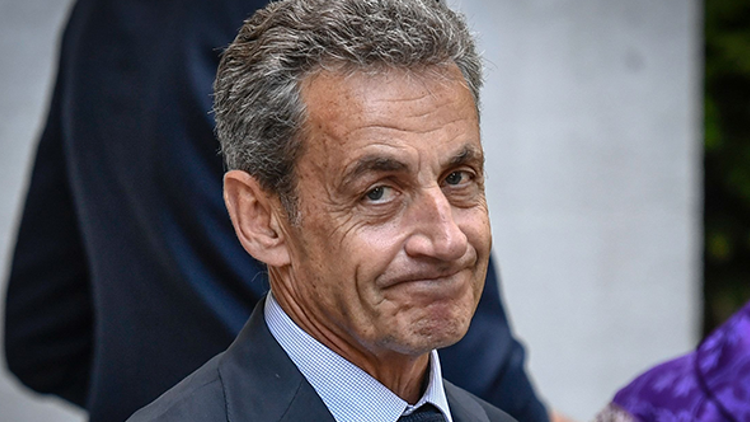 Nicolas Sarkozy kimdir kaç yaşında