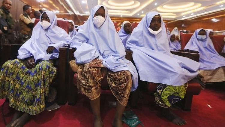 Son dakika: Nijeryada kaçırılan kız öğrenciler serbest bırakıldı