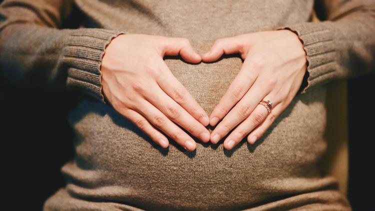 Hamileliğin ilk belirtileri ne zaman başlar İşte gebelik belirtileri