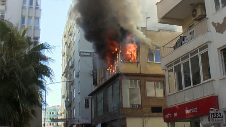 Antalyada öğretmenin dairesi, alev alev yandı