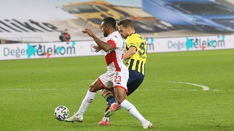 Fenerbahçe-Antalyaspor maçında tartışmalı penaltı kararları İki takım da...